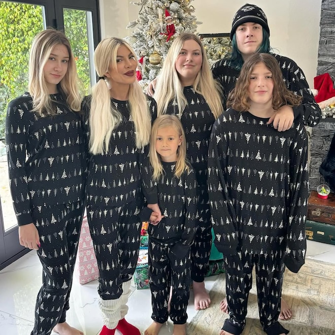 Tori Spelling, Liam McDermott, Stella McDermott, Hattie McDermott, Finn McDermott, Beau McDermott